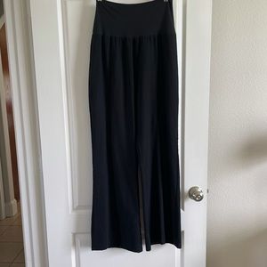 Black wide leg pants. Size large.